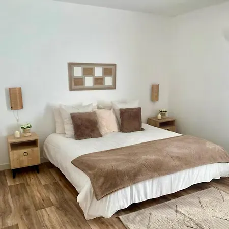 Maison Spacieuse Et Paisible A شقة